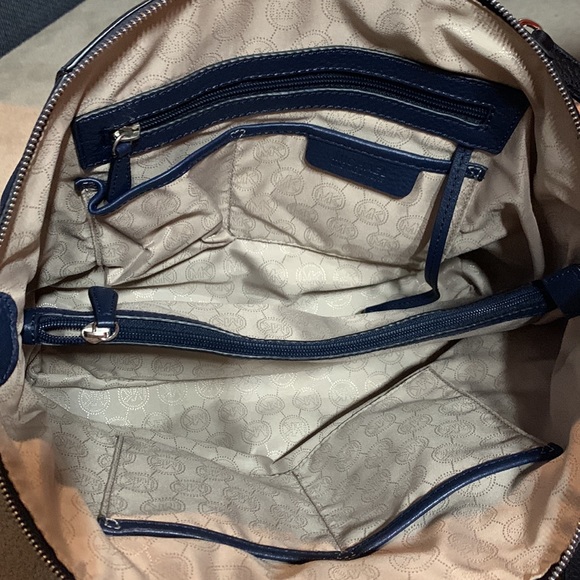 Michael Kors Navy Purse and Wallet set. - Picture 5 of 6